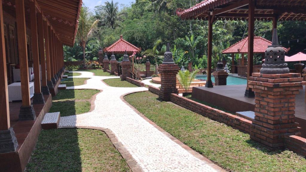 Rumah Dharma 2 Riverside Hotell Magelang Eksteriør bilde